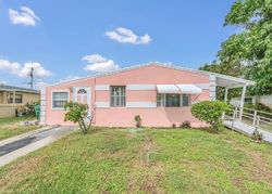 Pre-foreclosure in  W 26TH CT West Palm Beach, FL 33404