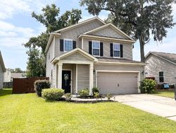 Pre-foreclosure in  HIGH MAPLE CIR North Charleston, SC 29418