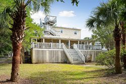 Pre-foreclosure in  CENTRAL AVE Sullivans Island, SC 29482