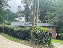  Parkview Cir, Phenix City AL