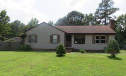 Pre-foreclosure in  CIRCLEWOOD DR Petersburg, VA 23803