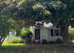 Pre-foreclosure in  SINCLAIR RD Hampton, VA 23669