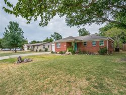 Pre-foreclosure in  PARK CENTER ST Fort Worth, TX 76126