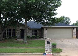 Pre-foreclosure in  E GREENSPOINT CT Arlington, TX 76001