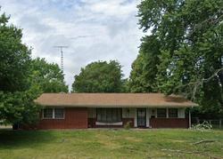 Pre-foreclosure in  W LAKE SHORE DR Springfield, IL 62703