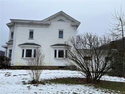  S Main St, Cherry Tree PA