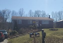 Pre-foreclosure Listing in LESLIE RD VALENCIA, PA 16059