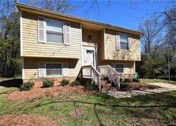 Pre-foreclosure in  FRINGE TREE DR Charlotte, NC 28227