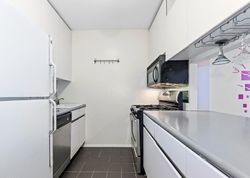 Pre-foreclosure in  S END AVE  New York, NY 10280