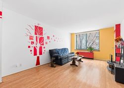 Pre-foreclosure in  S END AVE  New York, NY 10280
