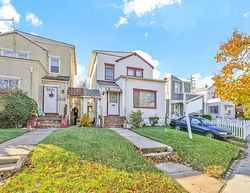 Pre-foreclosure in  MENTONE AVE Springfield Gardens, NY 11413