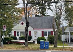 Pre-foreclosure in  UNION AVE Somerville, NJ 08876