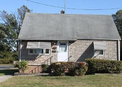 Pre-foreclosure in  OLD RD Sewaren, NJ 07077
