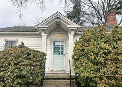 Pre-foreclosure in  CREST PL Milford, CT 06460