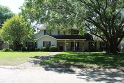 Pre-foreclosure in  LAKE MANOR DR Greenville, MS 38701