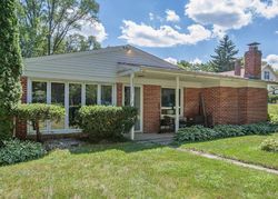 Pre-foreclosure in  W PITTNER AVE Cary, IL 60013