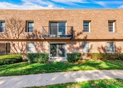 Pre-foreclosure in  PARK AVE W  Highland Park, IL 60035