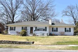 Pre-foreclosure in  E HENRY CLAY AVE Covington, KY 41011