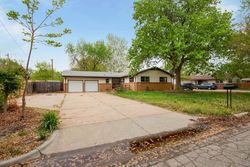 Pre-foreclosure in  W QUAIL LN Wichita, KS 67212