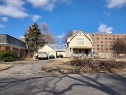 Pre-foreclosure in  W 8TH ST Newton, KS 67114