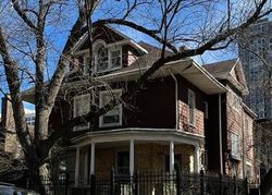 Pre-foreclosure in  W HUTCHINSON ST Chicago, IL 60613