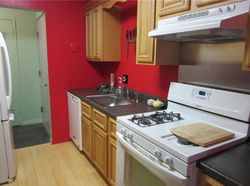 Pre-foreclosure in  GARDNER AVE UNIT D4 New London, CT 06320