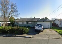 Pre-foreclosure in  PINEWOOD DR Santa Rosa, CA 95407