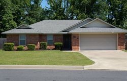 Pre-foreclosure in  ASHBROOK LN Russellville, AR 72802