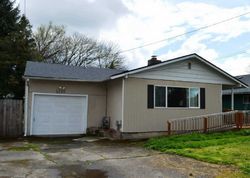 Pre-foreclosure in  S 8TH AVE Kelso, WA 98626