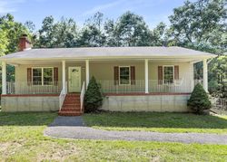 Pre-foreclosure in  RED BURKE CT Front Royal, VA 22630