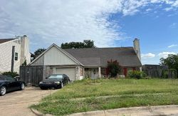 Pre-foreclosure in  WOODDALE Euless, TX 76039