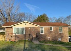 Pre-foreclosure in  LA PLAZA DR Hendersonville, TN 37075