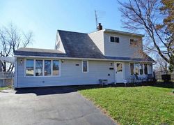 Pre-foreclosure in  APPLETREE DR Levittown, PA 19055
