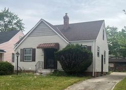 Pre-foreclosure in  INGLESIDE RD Cleveland, OH 44128