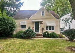 Pre-foreclosure in  LONGFELLOW DR Berea, OH 44017