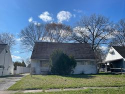 Pre-foreclosure in  S CLEVELAND AVE Niles, OH 44446