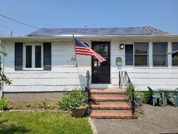 Pre-foreclosure in  PATCHOGUE ST Patchogue, NY 11772