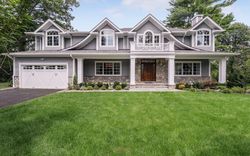 Pre-foreclosure Listing in LAKEVILLE DR ROSLYN, NY 11576