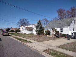 Pre-foreclosure in  17TH ST West Babylon, NY 11704