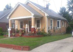 Pre-foreclosure in  DAVIS AVE Uniondale, NY 11553