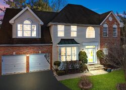 Pre-foreclosure in  PIN OAK DR North Brunswick, NJ 08902