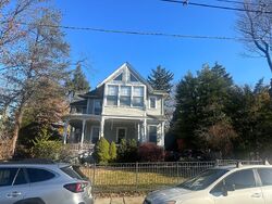 Pre-foreclosure in  E HAMILTON AVE Englewood, NJ 07631