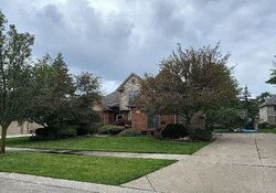 Pre-foreclosure in  CHARDONNAY DR Sterling Heights, MI 48314