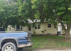Pre-foreclosure in  HENDERSON ST Troy, IL 62294