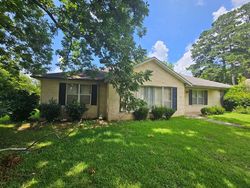 Pre-foreclosure in  PARK AVE Opelousas, LA 70570