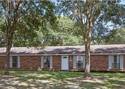 Pre-foreclosure in  LITTLE FARMS DR Zachary, LA 70791