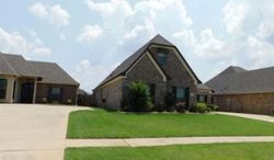 Pre-foreclosure in  CHINQUIPIN DR Bossier City, LA 71111