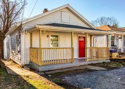 Pre-foreclosure in  ARLING AVE Louisville, KY 40215