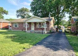 Pre-foreclosure in  MOORHAVEN DR Louisville, KY 40228