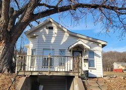 Pre-foreclosure in  NEW HAMPSHIRE ST Muscatine, IA 52761